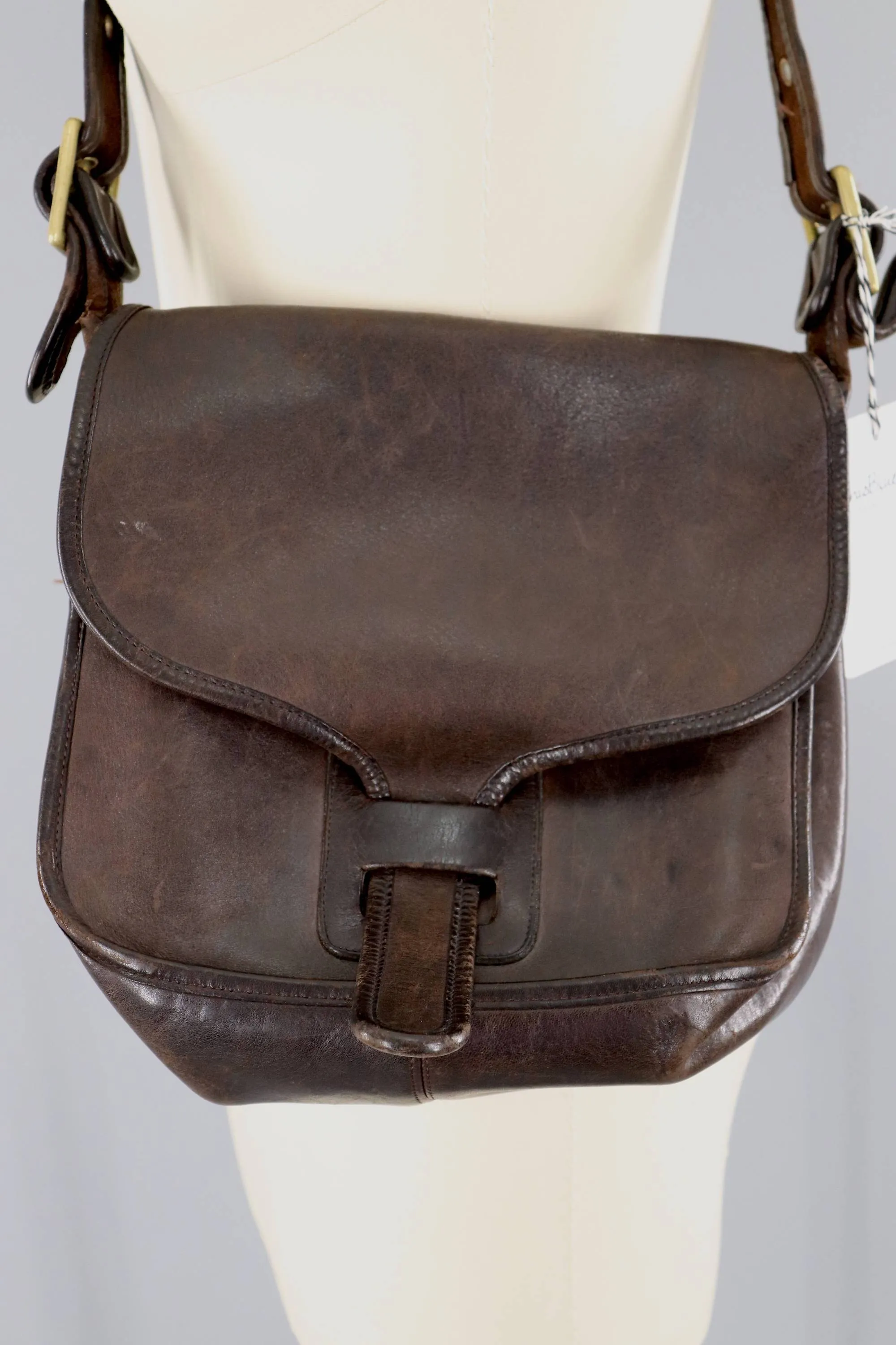 Vintage 1970s Coach Messenger Bag / Brown Leather / 716 4403